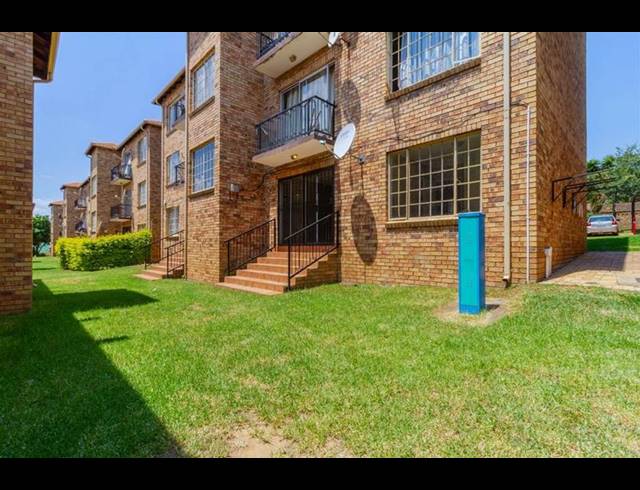 2 BEDROOM APARTMENT FOR SALE IN NORTHGATE